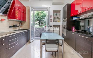 TRE LOCALI CUCINA ABITABILE, COMPLETAMENTE RISTRUT