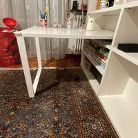 Libreria  con  scrivania moderna