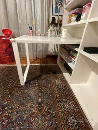 Libreria  con  scrivania moderna