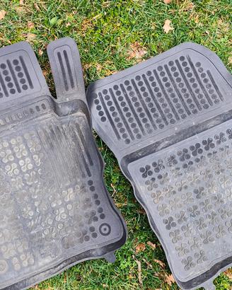 Set tappetini gomma per Ford Kuga 2022