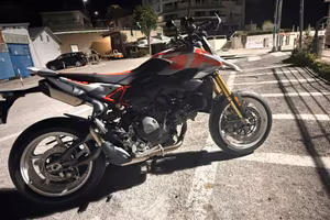 Ducati hypermotard V2 SP