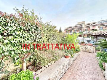 VILLA A SCHIERA A ROMA