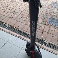 Monopattino Majestic Lewis