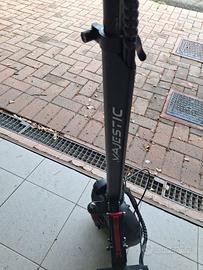 Monopattino Majestic Lewis