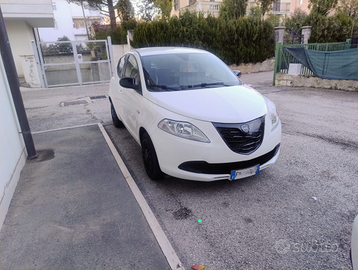 Lancia Ypsilon benzina, anno 2015 65.000km