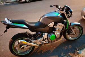 Honda hornet 900