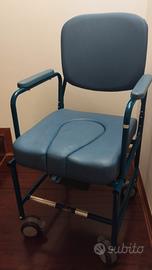 sedia con comoda per anziani o disabili 