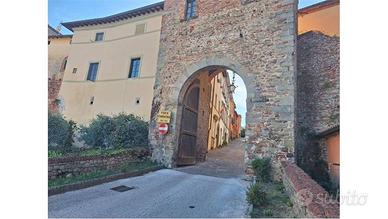Rustico / Casale di 330 m² con più di 5 locali a M