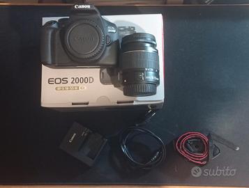 Fotocamera Canon EOS2000D Kit EF-S 18-55mm 