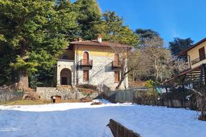 Villa di 296 m² con più di 5 locali a Esino Lario