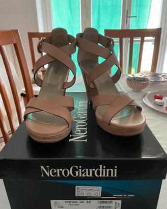 SANDALI NERO GIARDINI
