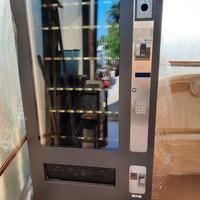 DISTRIBUTORE AUTOMATICO REFRIGERATO