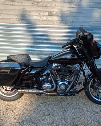 street glide FHLX special 2010