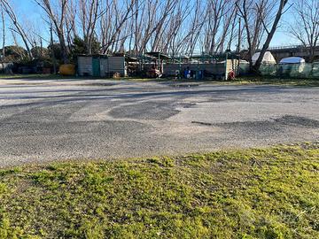 Piazzale di ampia metratura a Terracina (LT)