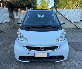 Smart fortwo cabrio 0.8 cdi pulse neopatentati