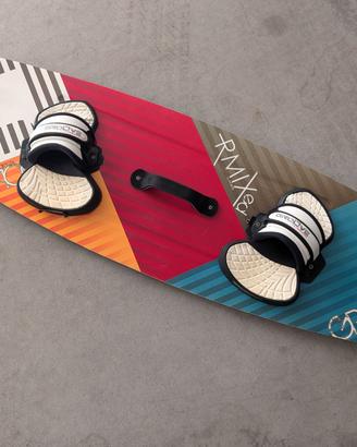 Tavola kitesurf twintip Groove Kiteboards 136x43