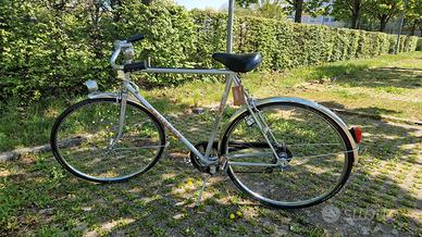 Peugeot Bicicletta Grand Tourisme PE41M del 1982.
