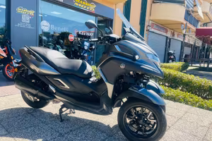 YAMAHA Tricity 300 TUTTO INCLUSO ANCHE PASSAGGIO