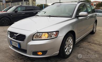 V50 1.6 16V MOENTUM 94.000 KM. 10/2008