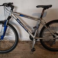 bicicletta MTB 26" Shimano alluminio come nuova