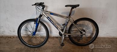 bicicletta MTB 26" Shimano alluminio come nuova