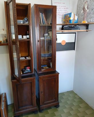 Colonnette in legno con vetrinetta