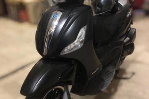 Piaggio Beverly 300 police   11/2019