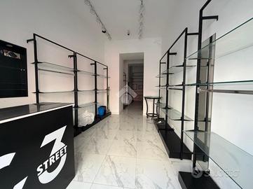 NEGOZIO A MARANO DI NAPOLI