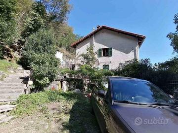 Immobile in asta di 316 m² con 3 locali a Davagna