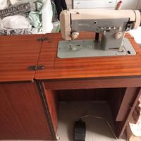 macchina da cucire elettrica con mobiletto