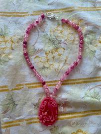 Collana girocollo perle rosa con medaglione