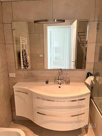 Mobile bagno sospeso bianco lucido con lavabo