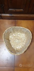 Cestino triangolare in vimini