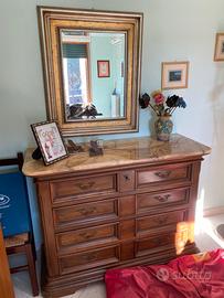 Comodini+cassettiera e regal letto