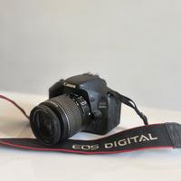 Canon EOS 600D con obiettivo 18-55mm