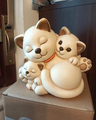 mamma gatto con cuccioli thun 