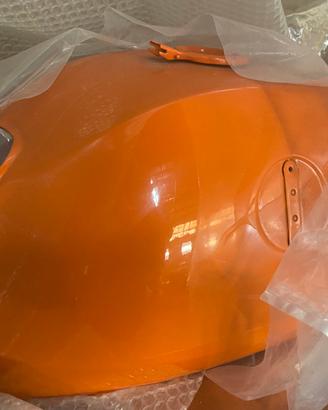 Ricambi e serbatoi Laverda 750 vari modelli
