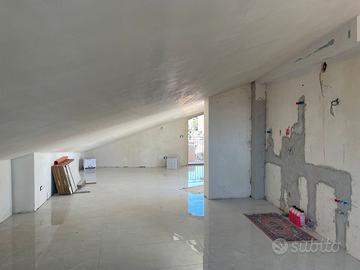 Sottotetto Terrazzo Posto Auto Zona MartelliCastal