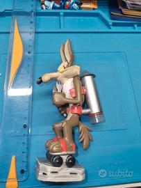 action figure di Wile E. Coyote Alfiere nero 