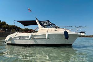 BeC energie 650 con motore fuoribordo