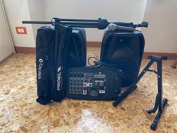 Casse + mixer + microfono + asta+ due leggii