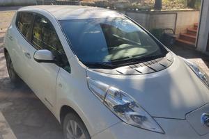 Nissan Leaf elettrica 