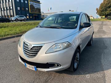 Lancia Ypsilon 0.9 TwinAir 85 CV 5 porte Metano Ec