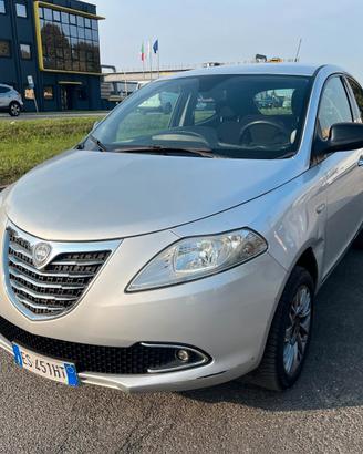 Lancia Ypsilon 0.9 TwinAir 85 CV 5 porte Metano Ec
