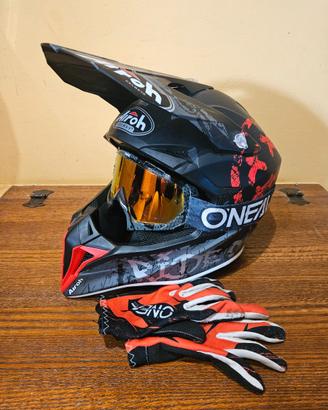 Casco Airoh Wraaap SMILE LE + mascherina + guanti