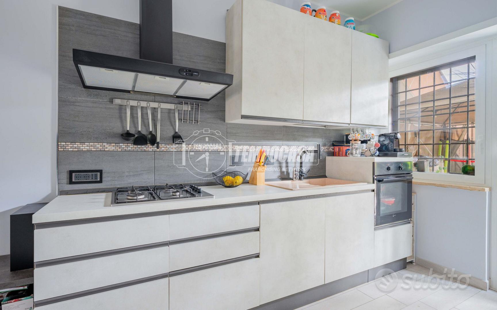 Apartment in Roma, Torrino, Municipio Roma IX - Altro