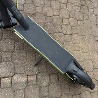 Monopattino nuovo con cartellino