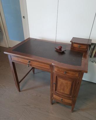 Scrittoio d'epoca del primo 900