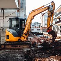 Midiscavetti sistemar giardino con ruspetta