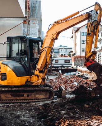 Midiscavetti sistemar giardino con ruspetta